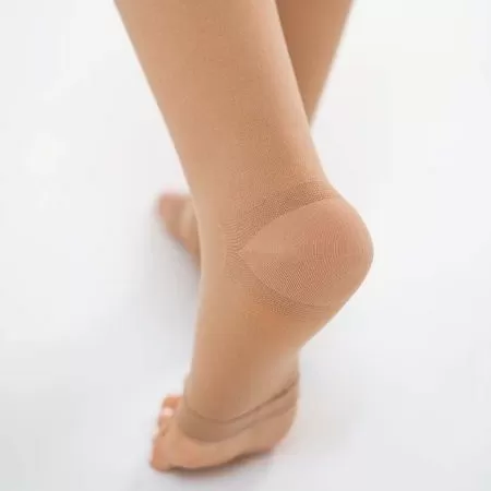 Чулки компрессионные Evolution ТК.930 унисекс 2 класс компрессии с открытым носком и гладкой резинкой на широкое бедро цвет бежевый  