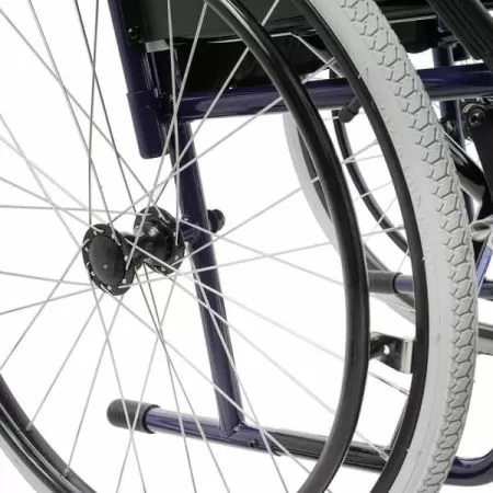 Кресло-коляска B6 U, ширина сиденья 46 см, колеса пневматические