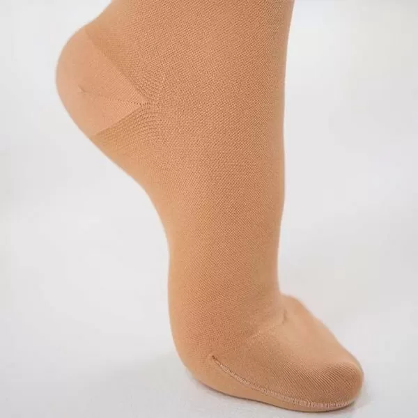 Гольфы компрессионные Evolution ТК.911 унисекс 1 класс компрессии с закрытым носком цвет бежевый  