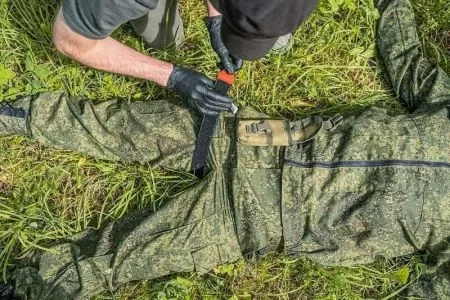 Жгут-турникет крoвooстaнaвливaющий МЕДПЛАНТ ЖК-02 с двухщелевой пряжкой и с лентой для фиксации времени, вид сложения 2, артикул 1748