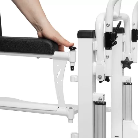 Кресло для перемещения Ortonica TU-21 с санитарным оснащением, краном-подъемником, с электрическим приводом