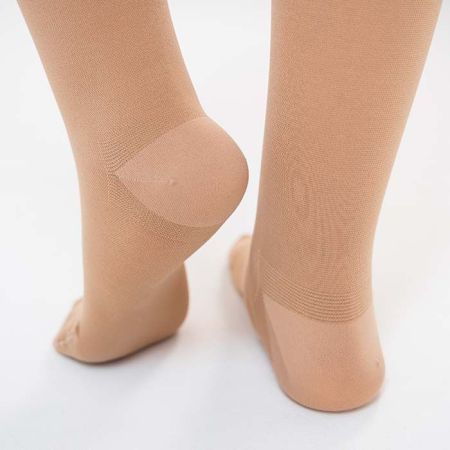 Чулки компрессионные Evolution ТК.931 унисекс 1 класс компрессии с закрытым носком и гладкой резинкой цвет бежевый