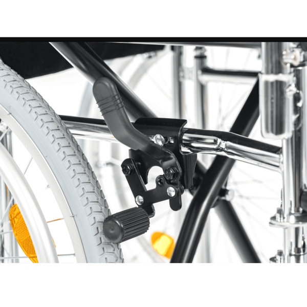 Кресло-коляска МЕТ TRANSIT 150 для узких проходов, ширина сиденья 43 см, колеса пневматические